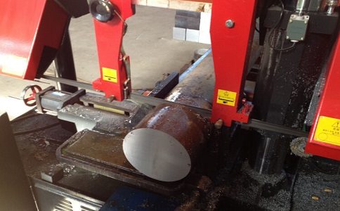 分宜卧式带锯床加工时出现明显振荡如何排查？