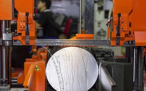 分宜立式金属带锯床切削出现跑带故障解决方法！